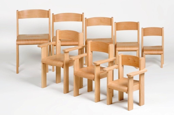 Kindergartenstühle aus Holz – ergonomisch & langlebig für jedes Alter